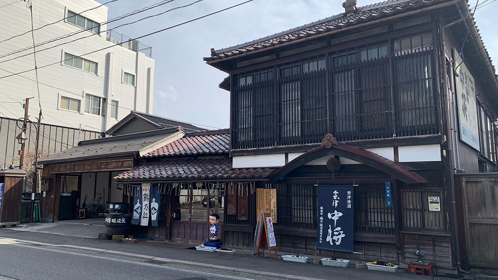鶴乃江酒造の内部